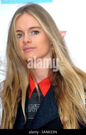 29. April 2014 - PRINZ HARRY und CRESSIDA BONAS haben sich nach zwei Jahren getrennt. Cressida war angeblich nervös wegen der Aufmerksamkeit, die sie bekommt, wenn sie in die königliche Familie heiraten würde. Die schockierende Spaltung kommt auf die Haufen monatelanger Spekulationen, dass der rothaarige Royal näher dran war, der schönen Blondine die Frage zu stellen. BILD: 7. März 2014 – London, England, Großbritannien – Cressida Bonas kommt bei We Day UK an, einer Wohltätigkeitsveranstaltung, die junge Menschen in der Wembley Arena zusammenbringt. (Kreditbild: © Famous/Ace Pictures/ZUMAPRESS.com) Stockfoto