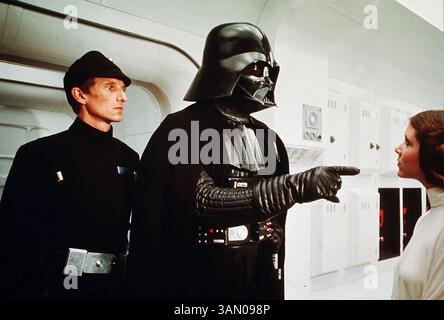 ERSCHEINUNGSDATUM: 25. Mai 1977TITLE: Star Wars: Episode IV - A New Hope STUDIO: Lucasfilm REGISSEUR: George Lucas PLOT: Luke Skywalker schließt sich mit einem Jedi-Ritter, einem übermütigen Piloten, einem wookiee und zwei Droiden zusammen, um das Universum vor der Weltzerstörungsstation des Imperiums zu retten, während sie gleichzeitig versucht, Prinzessin Leia aus dem bösen Darth Vader zu retten ZUMAPRESS.com. Stockfoto