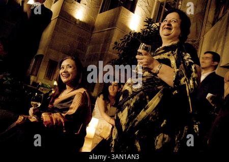 31. Oktober 2006 - Mitglieder des U.S. - Delhi Wine Club genießen eine Weinprobe im Hyatt Regency Delhi in Neu-Delhi, Indien, 31. Oktober 2006. (Christie Johnston/Chicago Tribune/MCT) (Kreditbild: © Christie Johnston/mct/ZUMAPRESS.com) Stockfoto