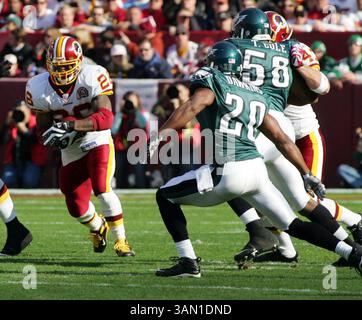 11. November 2007: Der Running Back Clinton Portis von Washington Redskins versucht, Brian Dawkins von Eagles zu entkommen, als die Philadelphia Eagles am Sonntag, den 11. November 2007, gegen die Washington Redskins im FedEx Field in Landover, Maryland antraten. (Linda D. Epstein/MCT) (Kreditaufnahme: © Linda D. Epstein/MCT/ZUMAPRESS.com) Stockfoto