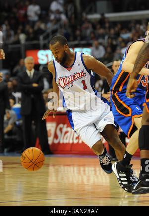 NBA: 4. April 2010: Clippers #1 Baron Davis. New York Knicks d Los Angeles Clippers. (Bild: © Jayne Oncea/Cal Sport Media/ZUMApress.com) Stockfoto