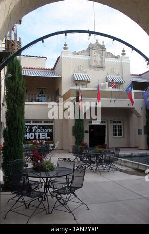 Aug 10, 2008 - Marfa, Texas, USA - das Hotel Paisano ist ein nationales historisches Wahrzeichen und berühmt für die Besetzung und Crew des Films „Giant“, der James Dean letzter Film war. Das Hotel ist in Betrieb, wunderschön restauriert und eine beliebte Wahl für Besucher von Marfa, Tx. (Bild: © Darnell Renee/ZUMApress.com) Stockfoto