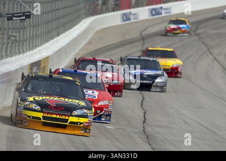 Hampton, GA - 07. März 2010: Ryan Newman fährt in Richtung Kurve 1 für die Kobalt Tools 500 auf dem Atlanta Motor Speedway in Hampton, GA. (Kreditbild: © ASP/Cal Sport Media/ZUMApress.com) Stockfoto