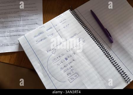 Mathe-Hausaufgabenheft von einer Schule in Spanien Stockfoto