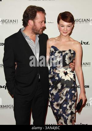 Oktober 2009 - Hollywood, Kalifornien, USA - Schauspieler PETER SARSGAARD und Schauspielerin CAREY MULLIGAN kommen zur Premiere von Los Angeles im Egyptian Theatre (Bild: ZUMApress.com) Stockfoto