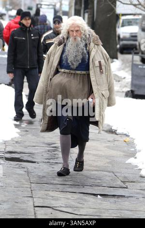 2. März 2010: New York, New York, Vereinigte Staaten – BESETZUNG.am Set von „The Sorcerer's Apprentice“.am Broadway und w.155st New York City . Fotos von - Fotos,INCÂ ©2010.K63734JBB(Kreditbild: © John Barrett/Globe Photos/ZUMApress.com) Stockfoto