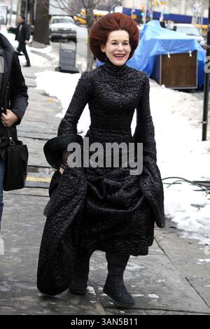 2. März 2010: New York, New York, Vereinigte Staaten – BESETZUNG.am Set von „The Sorcerer's Apprentice“.am Broadway und w.155st New York City . Fotos von - Fotos,INCÂ ©2010.K63734JBB(Kreditbild: © John Barrett/Globe Photos/ZUMApress.com) Stockfoto