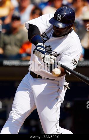 19. August 2007: San Diego Padres verließ Feldspieler Milton Bradley bei einem Spiel gegen die Houston Astros im Petco Park in San Diego, Kalifornien. Die Padres besiegten die Astros mit 5:3. (Bild: © Jody Gomez/Cal Sport Media) Stockfoto