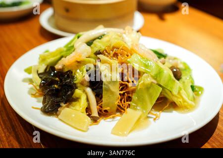 Ankake Yakisoba (gebratene Nudeln mit stärkehaltiger Sauce ) Stockfoto