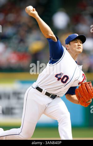 Mai 2007 - Arlington, Texas. Der Texas Rangers Pitcher Akinori Otsuka stellte am 27. Mai 2007 einen Inning in Relief und erlaubte drei Hits und zwei Runs im Rangers Ballpark in Arlington, Texas. ..MLB: Die Red Sox besiegte die Rangers 6-5 und drehte die Serie..Foto Â Jeff Etessam / Cal Sport Media (Credit Image: © PHOTOGRAPHER/Cal Sport Media) Stockfoto