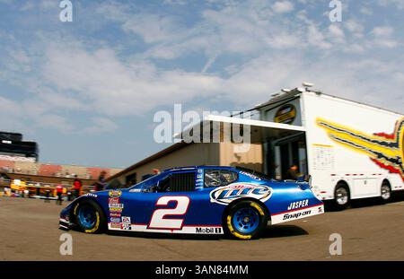 Kurt Busch fährt aus der Garage, um für die Citizens Bank 400 auf dem Michigan International Speedway zu trainieren. (Kreditbild: © FOTOGRAF/Cal Sport Media) Stockfoto