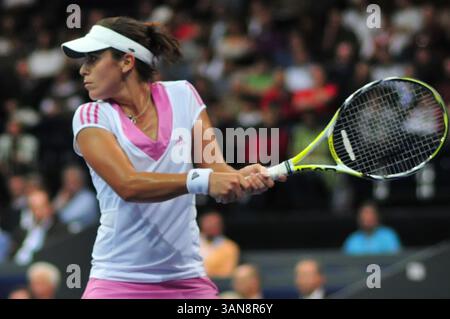 17. Oktober 2008: Anabel Medina Garrigues (ESP) kämpft im Viertelfinalspiel bei den Zurich Open in Zürich gegen Victoria Azarenka (BLR). Garrigues gewann das Spiel, nachdem Azarenka ihre Schulter im 3. Satz vertieft hatte. John C Middlebrook/CSM (Bild: © Cal Sport Media/ZUMA Press) Stockfoto