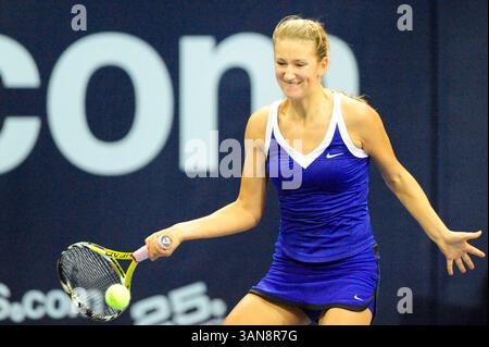 17. Oktober 2008: Victoria Azarenka (BLR) kämpft im Viertelfinalspiel bei den Zurich Open in Zürich gegen Anabel Medina Garrigues (ESP). Garrigues gewann das Spiel, nachdem Azarenka ihre Schulter im 3. Satz vertieft hatte. John C Middlebrook/CSM (Bild: © Cal Sport Media/ZUMA Press) Stockfoto