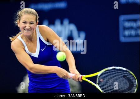 17. Oktober 2008: Victoria Azarenka (BLR) kämpft im Viertelfinalspiel bei den Zurich Open in Zürich gegen Anabel Medina Garrigues (ESP). Garrigues gewann das Spiel, nachdem Azarenka ihre Schulter im 3. Satz vertieft hatte. John C Middlebrook/CSM (Bild: © Cal Sport Media/ZUMA Press) Stockfoto