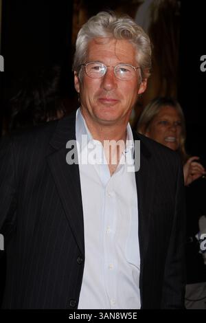 September 2008. New York City . Schauspieler Richard Gere nimmt an der Premiere „Nights in Rodanthe“ Teil, die am 23. September 2008 im Ziegfeld Theatre in New York City stattfand (Foto: © Sharkpixs/ZUMA Press) Stockfoto