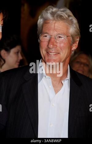 September 2008. New York City . Schauspieler Richard Gere nimmt an der Premiere „Nights in Rodanthe“ Teil, die am 23. September 2008 im Ziegfeld Theatre in New York City stattfand (Foto: © Sharkpixs/ZUMA Press) Stockfoto