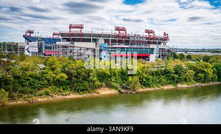 13. Oktober 2023, Nashville, TN: Blick auf das Nissan-Fußballstadion vom Cumberland River in Nashville, Tennessee Stockfoto