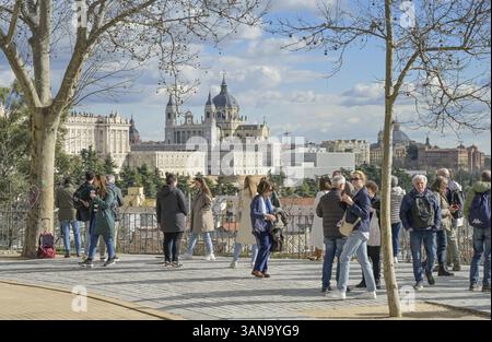 Stadtpanorama, Blick vom Parque de la Montana, Königspalast, Almudena Kathedrale, Madrid, Spanien, Europa Stockfoto