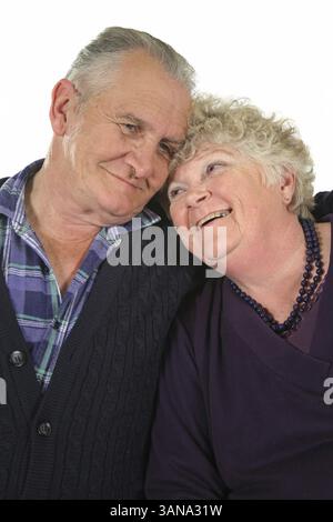 Glückliches Seniorenpaar, das die Zeit zusammen genießt Stockfoto