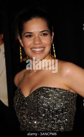 . 09, 2010 - New York, NY, USA - . . . . . 9. März 2010: New York City Schauspielerin America Ferrera kommt am 9. März 2010 zur Premiere von „Our Family Wedding“ im AMC Loews Lincoln Square Theater in New York City (Bild: © Sharkpixs/ZUMApress.com) Stockfoto
