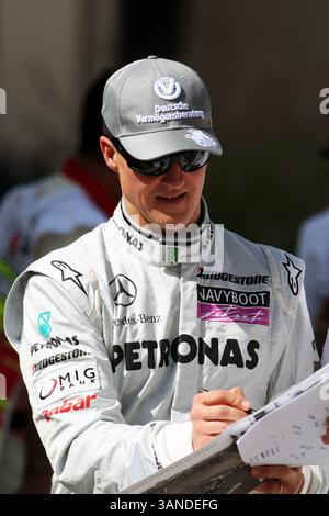 März 2010 - Sakhir, Bahrain - Michael Schumacher (DE) Mercedes GP...Formel-1-Weltmeisterschaft, Rd 1, Bahrain Grand Prix, Rennen, Bahrain International Circuit. (Vermerk: © Sutton Motorsports/ZUMApress.com) Stockfoto