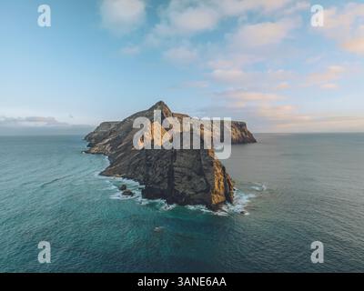 Aus der Vogelperspektive von Ponta da Calheta, Porto Santo Island, Portugal. Stockfoto