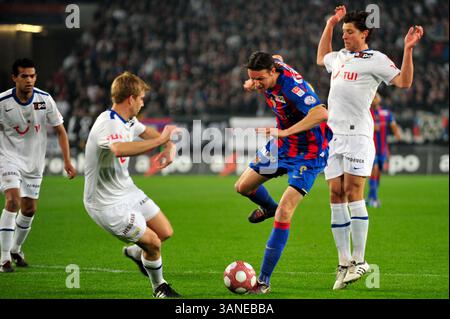 24. März 2010: Marco Streller kämpft im St. Jacob Park in Basel um den Ball. Das Spiel endete mit 4:1. (Bild: © John Middlebrook/Cal Sport Media/ZUMApress.com) Stockfoto