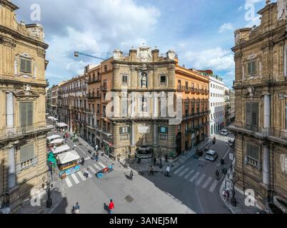 Palermo, Italien 29. Juli 2020: Luftaufnahme der Fußgängerzone im Stadtzentrum. Stockfoto