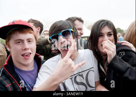 15. April 2010 - Vancouver, British Columbia, Kanada - Schüler feiern das Ende des Schuljahres bei der AMS Block Party 2010 der University of British Columbia. (Bild: © David Zhang/ZUMA Press) Stockfoto