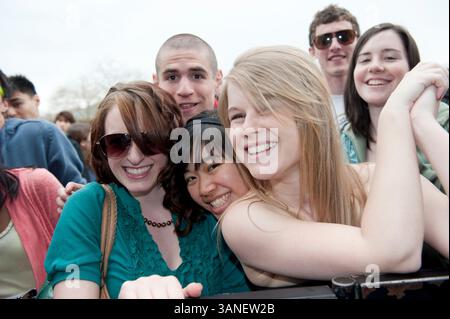 15. April 2010 - Vancouver, British Columbia, Kanada - Schüler feiern das Ende des Schuljahres bei der AMS Block Party 2010 der University of British Columbia. (Bild: © David Zhang/ZUMA Press) Stockfoto