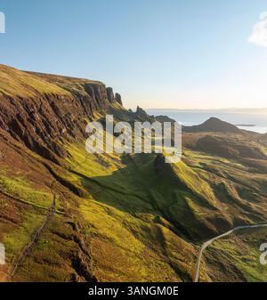 Luftaufnahme von Quiraing, Portree, Schottland. Stockfoto
