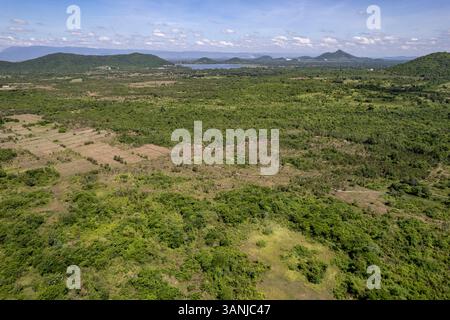 Aus der Vogelperspektive auf die Landschaft, Provinz Kep, Kambodscha. Stockfoto