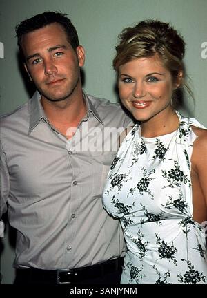 April 2000; Beverly Hills, CA, USA; Beverly Hills 90210 Wrap Up Party: Schauspieler TIFFANI BERNSTEIN THIESSEN & RICHARD RUCOLLO. Stockfoto