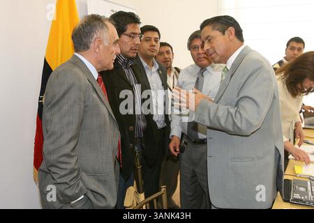 15. Juni 2011 - Ecuador - Quito. 15/06/2011. Para PolÃ­tica...Ley de comunicaciÃ³n..EN la Asamblea Nacional se reuniÃ³ la comisiÃ³n de comunicaciÃ³n...Foto: Jenny Navarro (Foto: © El Comercio/GDA/ZUMAPRESS.com) Stockfoto