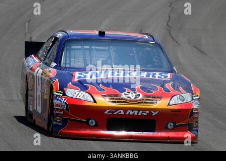 Brooklyn, MI - 18. Juni 2011: Kyle Busch (18) während des Trainings für die Heluva Good! Sour Cream Dips 400 auf dem Michigan International Speedway in Brooklyn, MI. (Kreditbild: © ASP/Cal Sport Media/ZUMAPRESS.com) Stockfoto