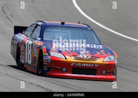 Brooklyn, MI - 18. Juni 2011: Kyle Busch (18) während des Trainings für die Heluva Good! Sour Cream Dips 400 auf dem Michigan International Speedway in Brooklyn, MI. (Kreditbild: © ASP/Cal Sport Media/ZUMAPRESS.com) Stockfoto