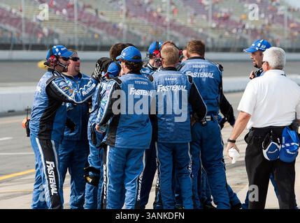 Brooklyn, MI – 18. Juni 2011: Carl Edwards (60) gewinnt den Alliance Truck Parts 250 auf dem Michigan International Speedway in Brooklyn, MI. (Kreditbild: © ASP/Cal Sport Media/ZUMAPRESS.com) Stockfoto