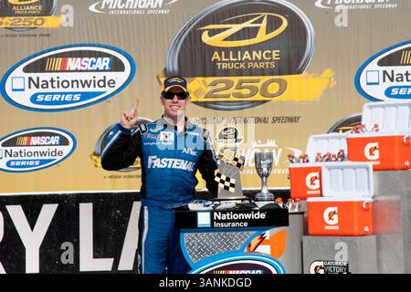 Brooklyn, MI – 18. Juni 2011: Carl Edwards (60) gewinnt den Alliance Truck Parts 250 auf dem Michigan International Speedway in Brooklyn, MI. (Kreditbild: © ASP/Cal Sport Media/ZUMAPRESS.com) Stockfoto
