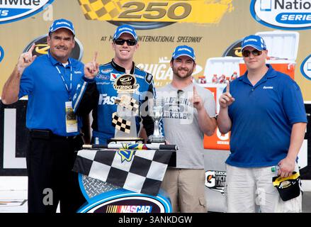 Brooklyn, MI – 18. Juni 2011: Carl Edwards (60) gewinnt den Alliance Truck Parts 250 auf dem Michigan International Speedway in Brooklyn, MI. (Kreditbild: © ASP/Cal Sport Media/ZUMAPRESS.com) Stockfoto