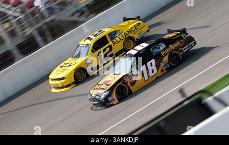 Brooklyn, MI - 18. Juni 2011: Kyle Busch (18) fährt auf dem Michigan International Speedway in Brooklyn, MI, für die Alliance Truck Parts 250 auf der Front. (Kreditbild: © ASP/Cal Sport Media/ZUMAPRESS.com) Stockfoto