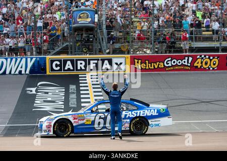 Brooklyn, MI – 18. Juni 2011: Carl Edwards (60) gewinnt den Alliance Truck Parts 250 auf dem Michigan International Speedway in Brooklyn, MI. (Kreditbild: © ASP/Cal Sport Media/ZUMAPRESS.com) Stockfoto