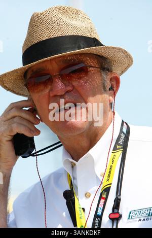 Brooklyn, MI - 18. Juni 2011: Jack Roush wartet auf die Qualifikation für die Alliance Truck Parts 250 auf dem Michigan International Speedway in Brooklyn, MI. (Kreditbild: © ASP/Cal Sport Media/ZUMAPRESS.com) Stockfoto