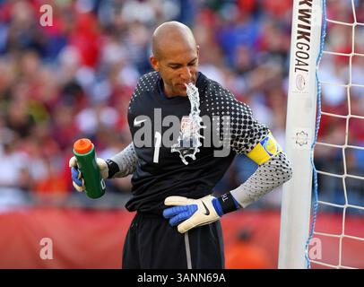 4. Juni 2011: US-Torhüter Tim Howard (1) während des Freundschaftsfußballspiels zwischen den USA und Spanien im Gillette Stadium in Foxborough, Massachusetts. Spanien besiegte die Vereinigten Staaten mit 4:0 (Bild: © Anthony Nesmith/Cal Sport Media/ZUMAPRESS.com) Stockfoto