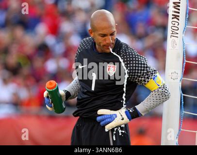 4. Juni 2011: US-Torhüter Tim Howard (1) während des Freundschaftsfußballspiels zwischen den USA und Spanien im Gillette Stadium in Foxborough, Massachusetts. Spanien besiegte die Vereinigten Staaten mit 4:0 (Bild: © Anthony Nesmith/Cal Sport Media/ZUMAPRESS.com) Stockfoto