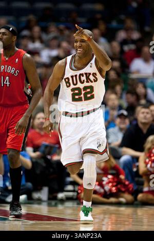 April 2011 Milwaukee, WI. Bradley Center. Milwaukee Bucks Michael Redd #22 hatte heute Abend 2 Punkte von der Bucks Bank. Milwaukee Bucks gewann 93:86. Mike McGinnis/CSM(Bild: © Mike McGinnis/Cal Sport Media/ZUMAPRESS.com) Stockfoto