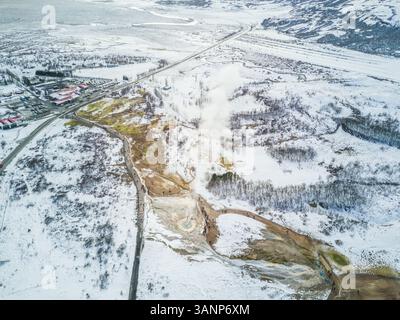 Aus der Vogelperspektive der Geysir Hot Spring Area in island. Stockfoto