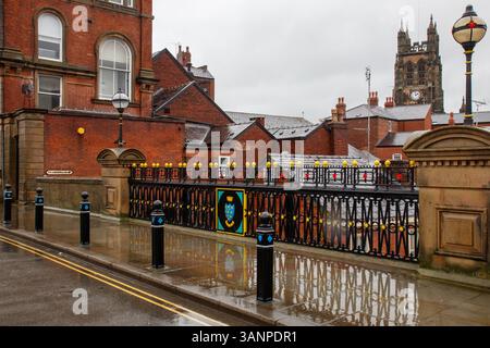 St. Peter's Square, Stockport an einem regnerischen Tag Stockfoto