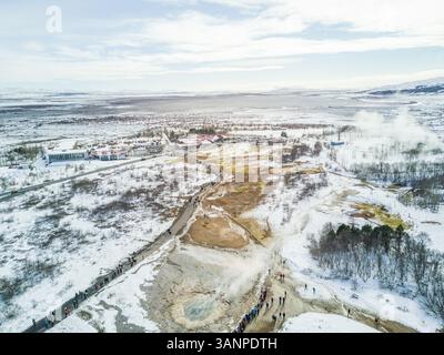 Aus der Vogelperspektive des Geysir Hot Spring Area in island. Stockfoto