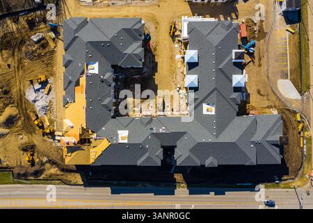 Luftaufnahme einer Baustelle für Wohnwohnungen in Naperville, IL, USA Stockfoto