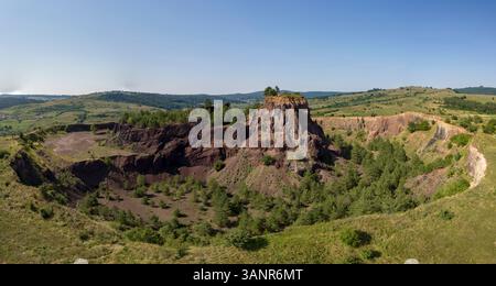 Panoramablick auf Vulcanul Racos, Racos, Brasov County, Rumänien. Stockfoto
